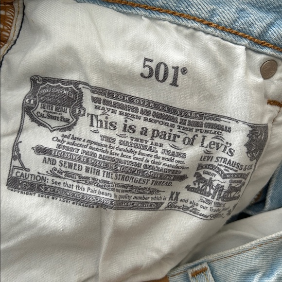 Levi's 501 Original Fit High Rise Shorts - Picture 6 of 7